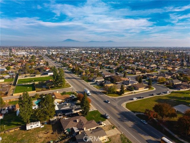 3817 Harris Rd, Bakersfield, CA 93313