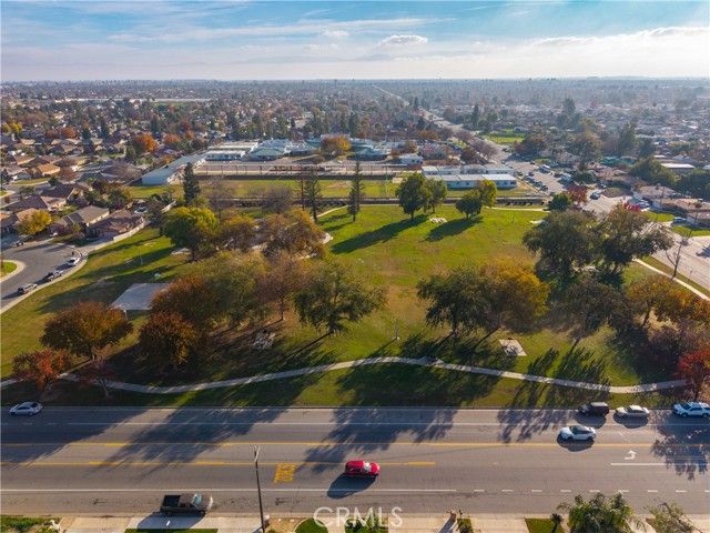 3817 Harris Rd, Bakersfield, CA 93313