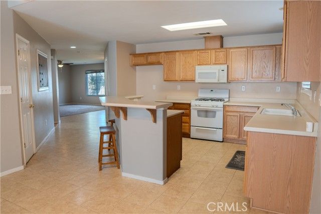 3817 Harris Rd, Bakersfield, CA 93313