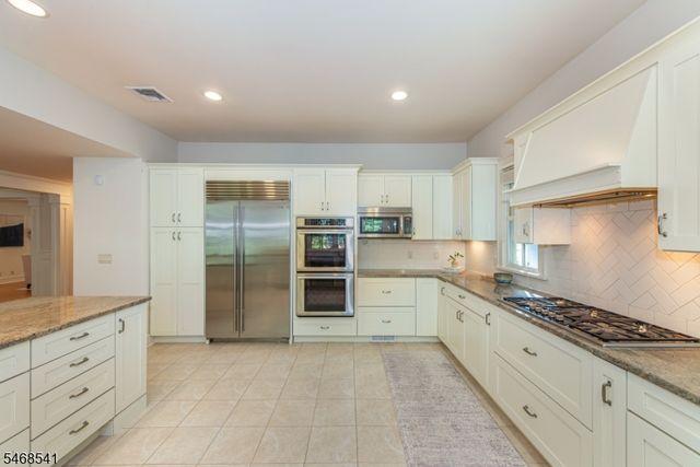 136 Montclair Ave, Montclair Twp., NJ 07042