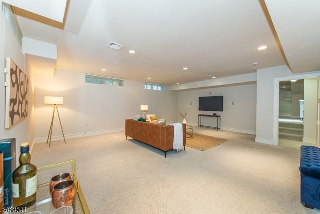 136 Montclair Ave, Montclair Twp., NJ 07042