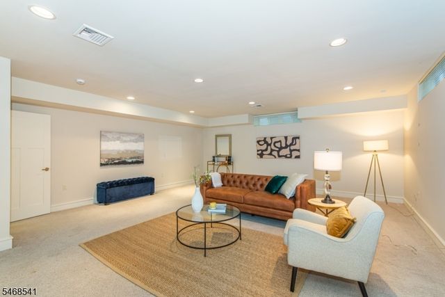 136 Montclair Ave, Montclair Twp., NJ 07042