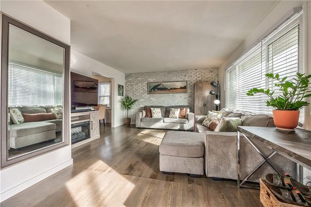5224 Nieman Road, Shawnee, KS 66203