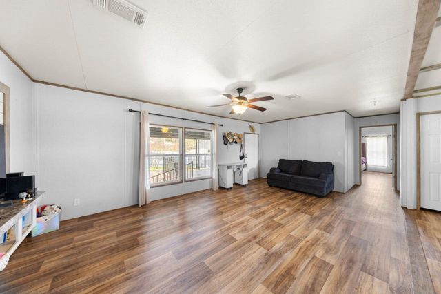 124 Crepe Myrtle PKWY, Elgin, TX 78621