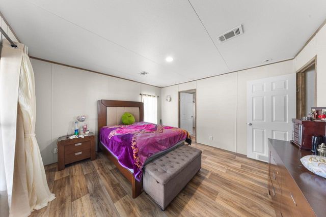 124 Crepe Myrtle PKWY, Elgin, TX 78621