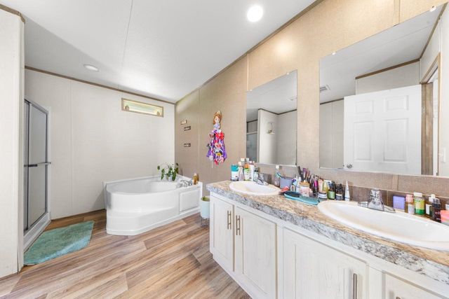124 Crepe Myrtle PKWY, Elgin, TX 78621