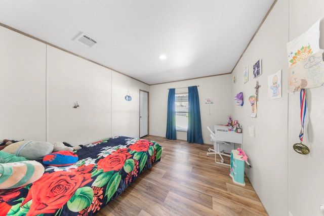 124 Crepe Myrtle PKWY, Elgin, TX 78621