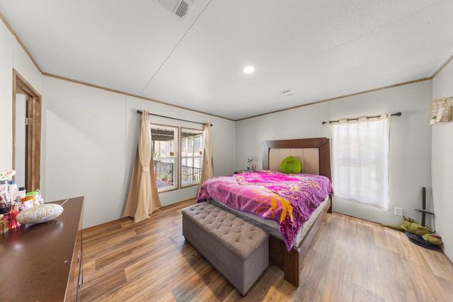124 Crepe Myrtle PKWY, Elgin, TX 78621