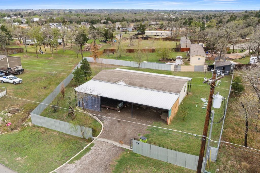 124 Crepe Myrtle PKWY, Elgin, TX 78621