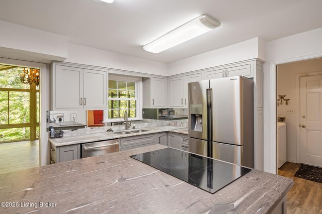 6300 Shadow Wood Ct, Prospect, KY 40059