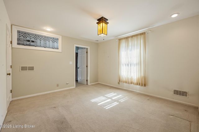 6300 Shadow Wood Ct, Prospect, KY 40059