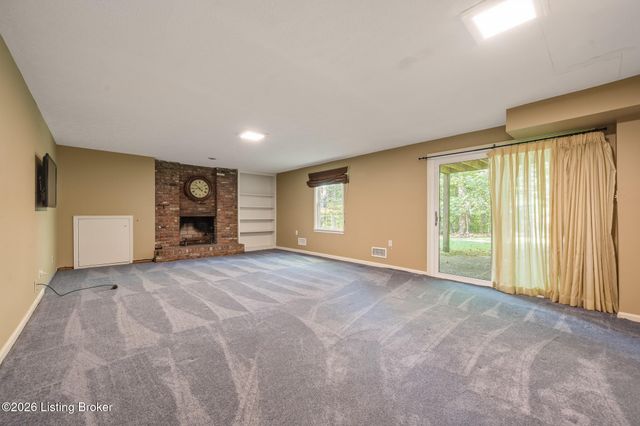 6300 Shadow Wood Ct, Prospect, KY 40059