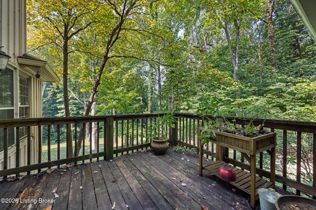 6300 Shadow Wood Ct, Prospect, KY 40059