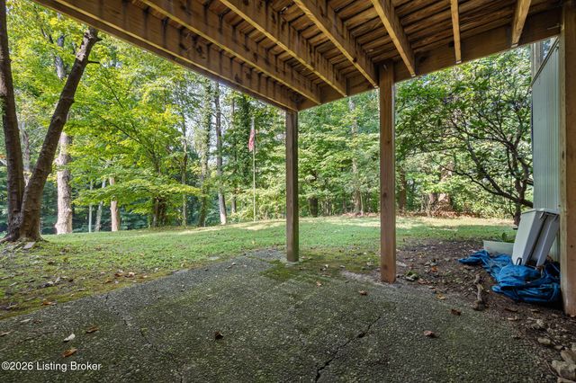 6300 Shadow Wood Ct, Prospect, KY 40059