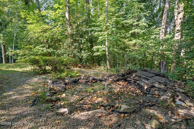 6300 Shadow Wood Ct, Prospect, KY 40059