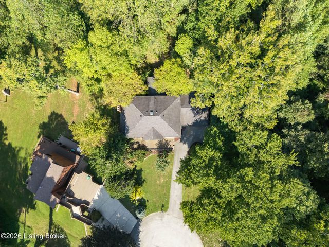 6300 Shadow Wood Ct, Prospect, KY 40059