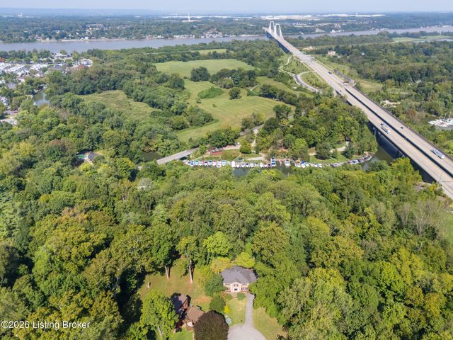 6300 Shadow Wood Ct, Prospect, KY 40059