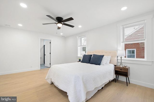 1049 BEAR RD, New Castle, DE 19720