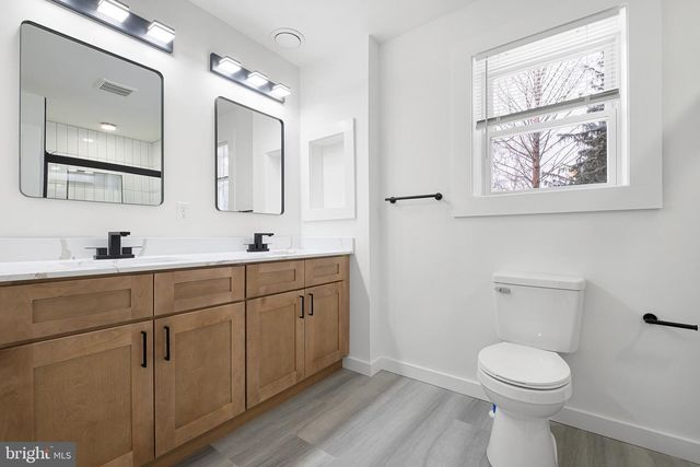 1049 BEAR RD, New Castle, DE 19720