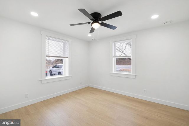 1049 BEAR RD, New Castle, DE 19720