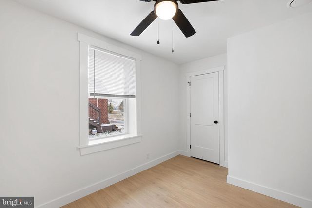 1049 BEAR RD, New Castle, DE 19720