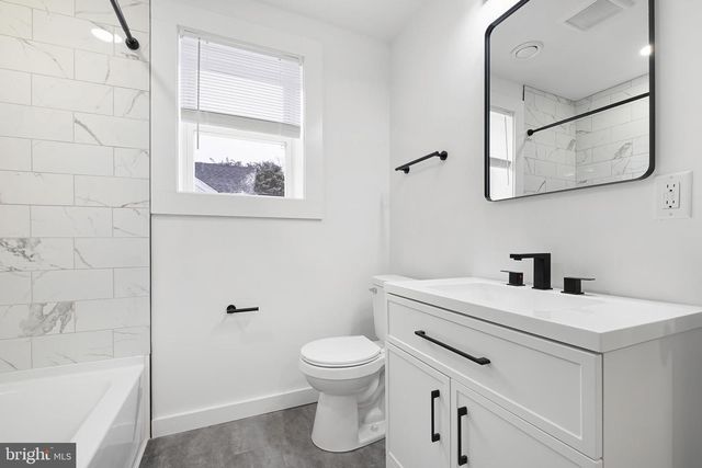 1049 BEAR RD, New Castle, DE 19720