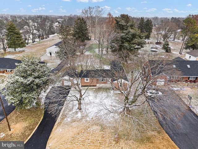 1049 BEAR RD, New Castle, DE 19720