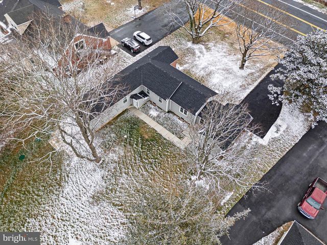 1049 BEAR RD, New Castle, DE 19720