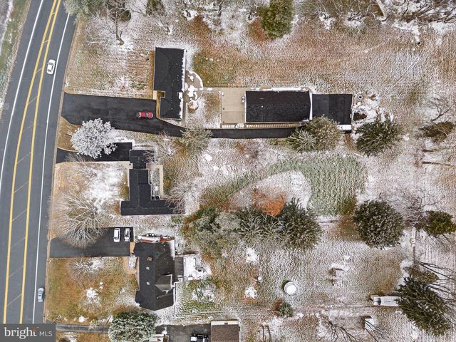 1049 BEAR RD, New Castle, DE 19720