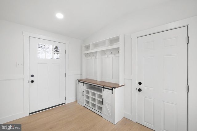 1049 BEAR RD, New Castle, DE 19720