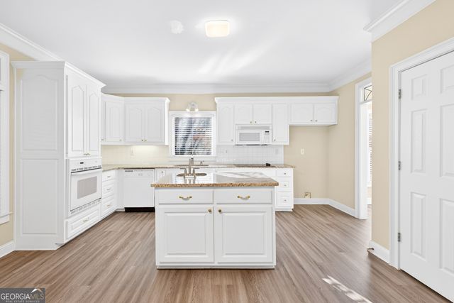 2240 Stockton Walk Lane, Snellville, GA 30078