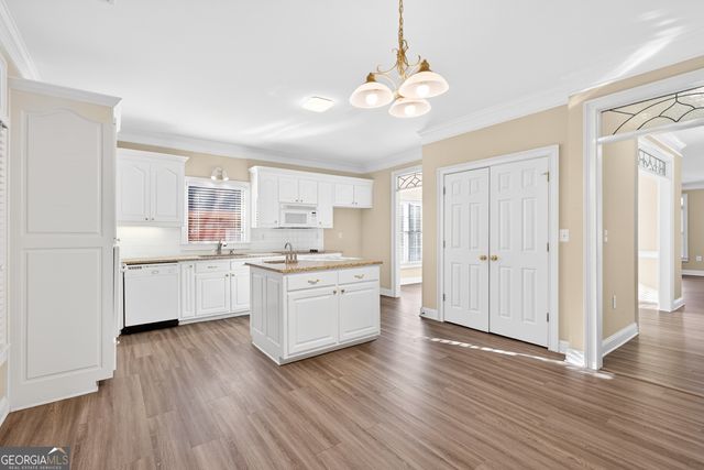 2240 Stockton Walk Lane, Snellville, GA 30078