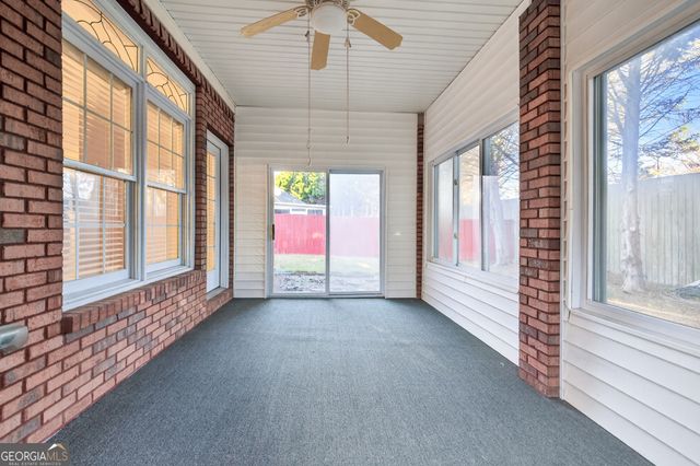 2240 Stockton Walk Lane, Snellville, GA 30078