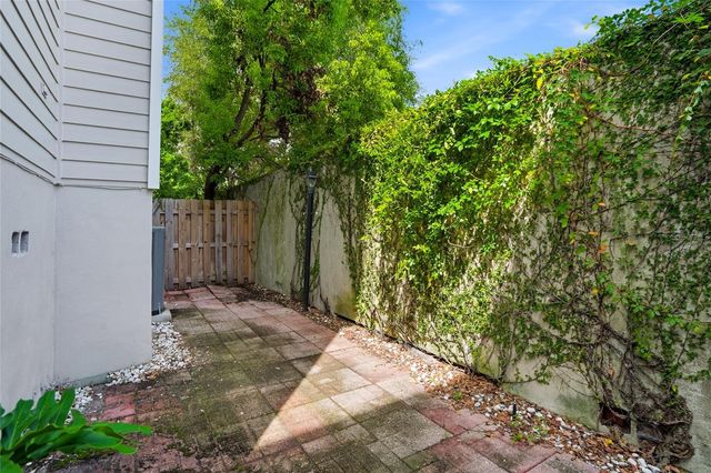 3315 W DE LEON STREET 18, Tampa, FL 33609