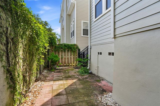 3315 W DE LEON STREET 18, Tampa, FL 33609