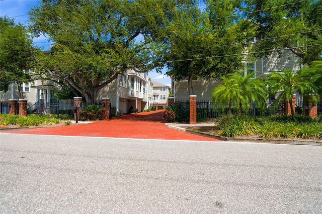 3315 W DE LEON STREET 18, Tampa, FL 33609