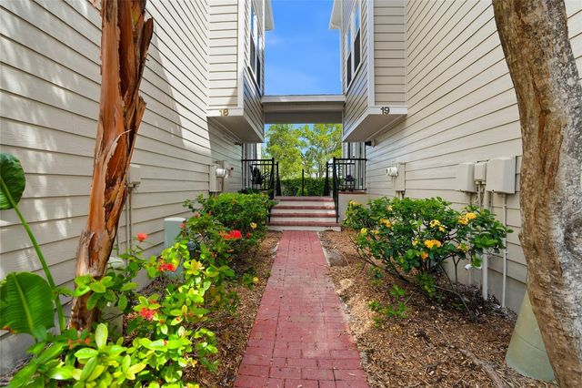 3315 W DE LEON STREET 18, Tampa, FL 33609