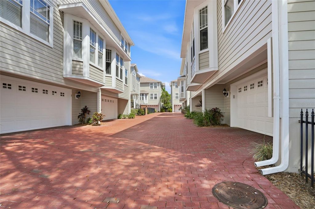 3315 W DE LEON STREET 18, Tampa, FL 33609