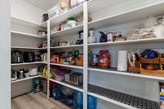 3118 W 1600 N, Clinton, UT 84015