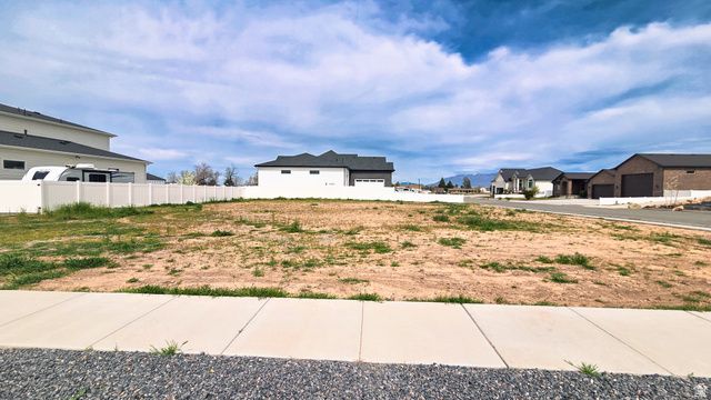 3118 W 1600 N, Clinton, UT 84015