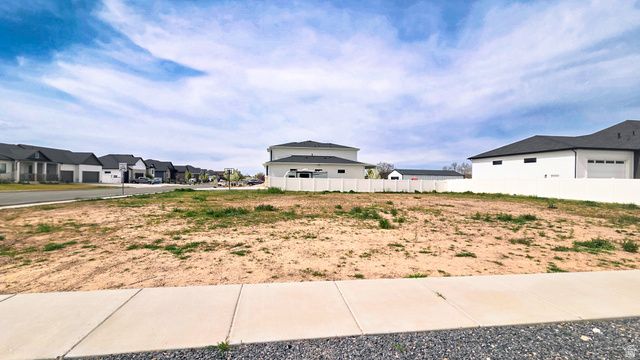 3118 W 1600 N, Clinton, UT 84015