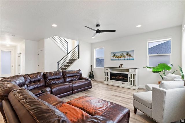 3118 W 1600 N, Clinton, UT 84015