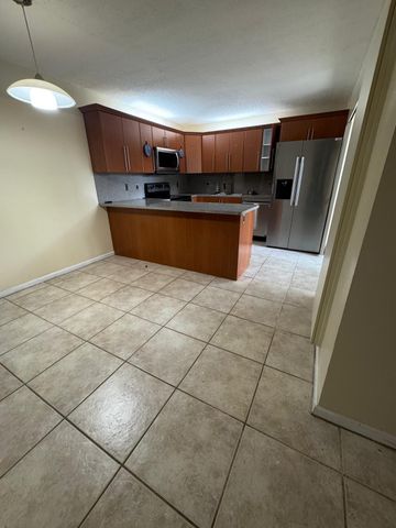 730 NW 98th Circle, Plantation, FL 33324