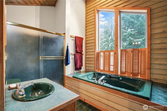 180 Chamonix Place, Snoqualmie Pass, WA 98068