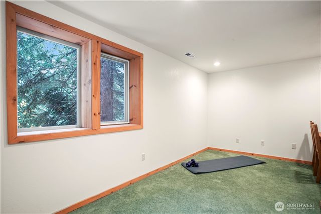 180 Chamonix Place, Snoqualmie Pass, WA 98068