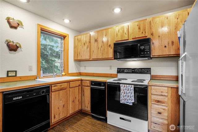 180 Chamonix Place, Snoqualmie Pass, WA 98068