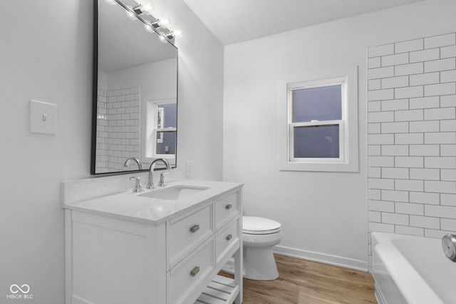 73 S 10th Avenue, Beech Grove, IN 46107