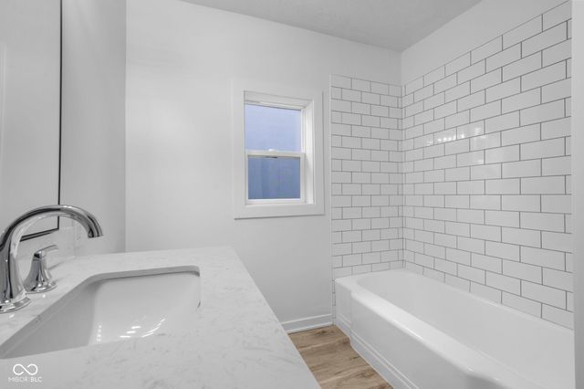 73 S 10th Avenue, Beech Grove, IN 46107