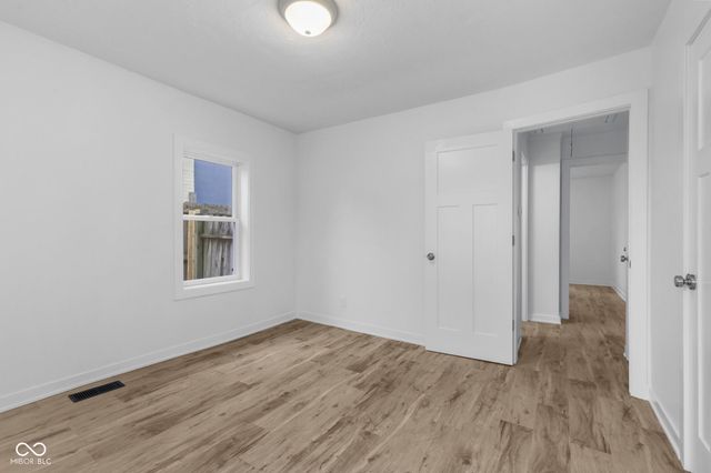 73 S 10th Avenue, Beech Grove, IN 46107