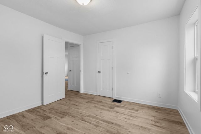 73 S 10th Avenue, Beech Grove, IN 46107